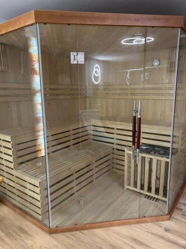 Leśna Residence & SPA (Lesna Residence & SPA) in Піш