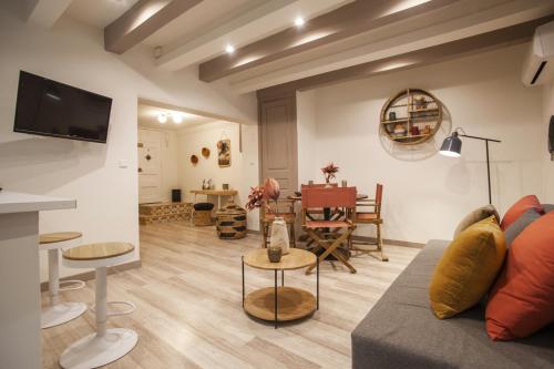 E2mai1047- Fantastic apartment next to Sagrada Familia, Барселона