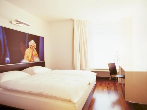 1 queen bed