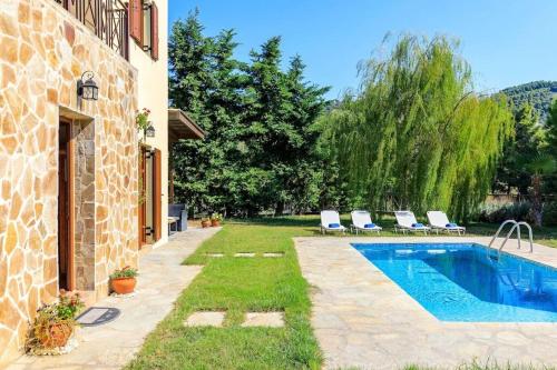 Villa Calliopé avec vue imprenable, jardin et piscine privée