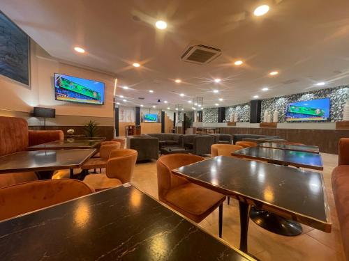 ON ALETA ROOM designed for adults - image 4