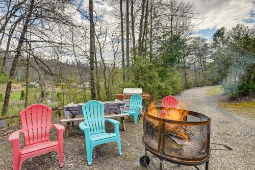 Whittier Vacation Rental Cabin Pets Welcome!