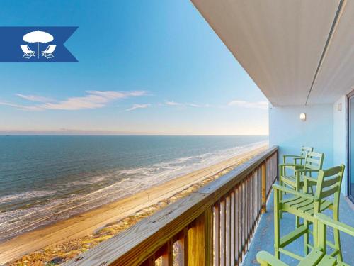 MT1403 Beautiful Condo with Gulf Views, Beach Boardwalk and Communal Pool Hot Tub