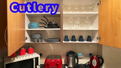кухня, 2 Bedrooms Entire Apartment Self Check in in Fife