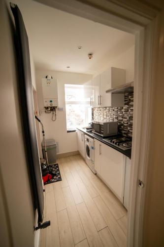 Entire 2 Bedroom Ground Floor Apartment Cardiff City Centre & Stadium - Cardiff