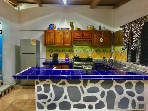 LA BELLA LOLA HOUSE - CASA EN MANZANILLO CENTRO
