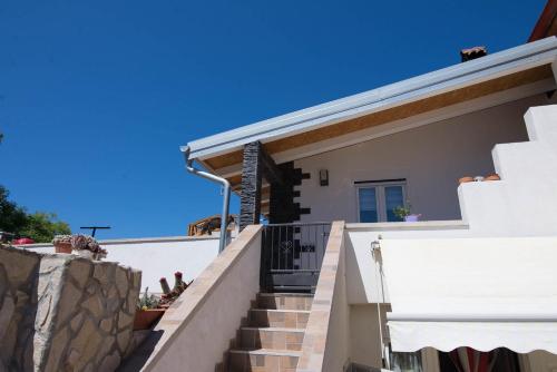 Apartments with parking space Veli Losinj, Losinj - 21260 - Veli Lošinj