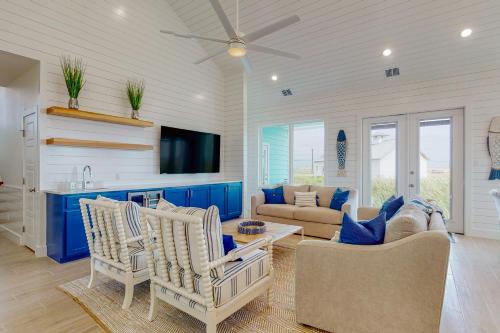 Luxury beach house, sleeps 14, shared pool, hot tub, golf cart