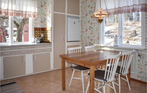 virtuve, Lovely Home In Tving With Wifi in Tving