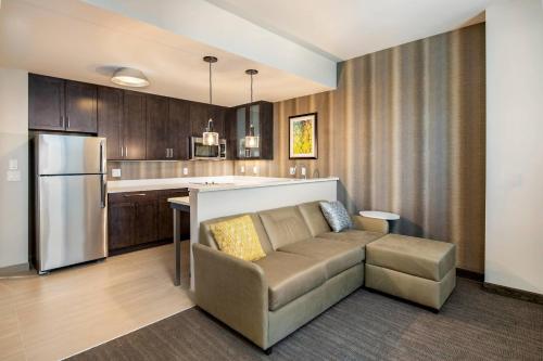 Studio, 2 Queen, Sofa bed, City view