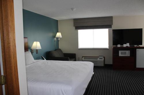 Reston Inn & Suites