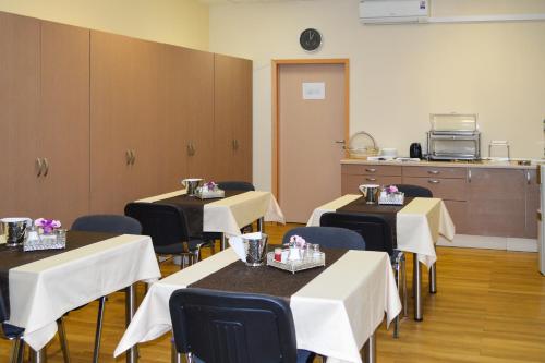 Forest Inn - image 11