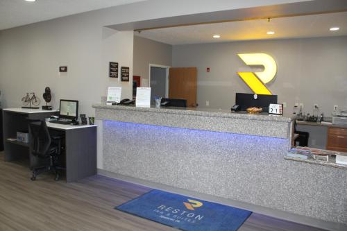 Days Inn by Wyndham Hotel Spencer IA - image 8