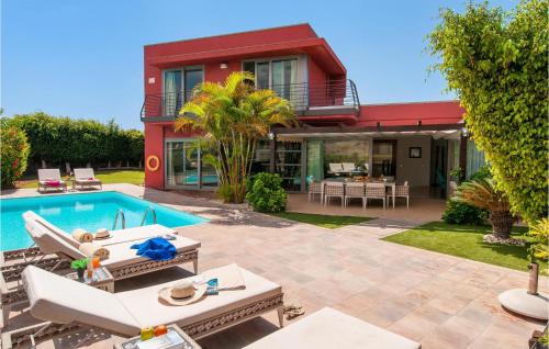 Amazing Home In Maspalomas With Outdoor Swimming Pool, Swimming Pool And 3 Bedrooms