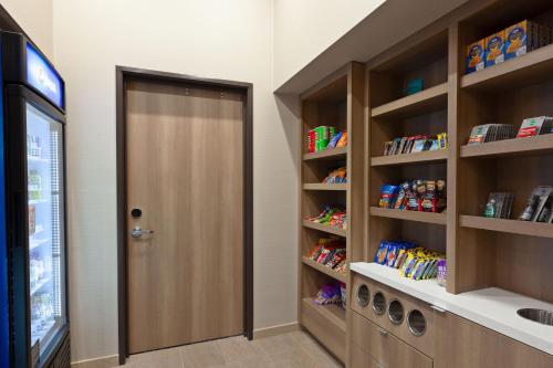 TownePlace Suites by Marriott San Diego Central - image 7