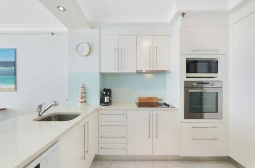 Apartment with Sea View image 1
