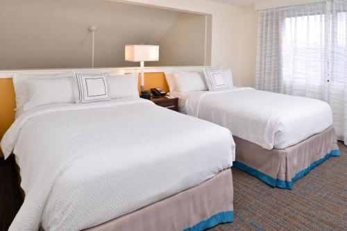 Two-Bedroom Penthouse Suite, 1 king and 2 double