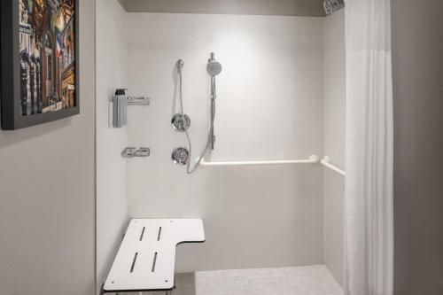 Courtyard by Marriott New Orleans Metairie - image 6