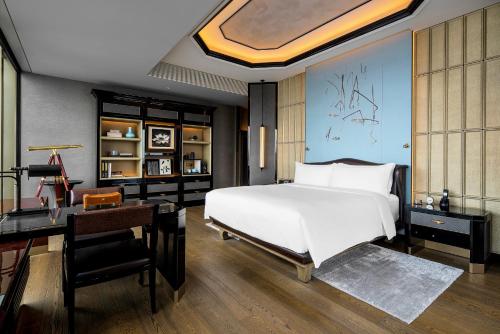 Club Premier King  room in The Ritz-Carlton Nanjing