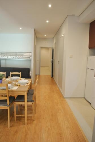 One-Bedroom Apartment (8 adults) image 10