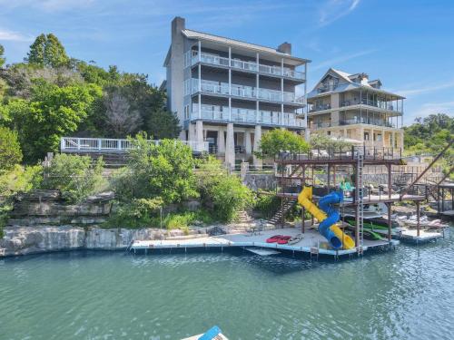 Luxury Lake Marble Falls House with Swimming Pool Hot Tub and private boat slip in Marble Falls, USA