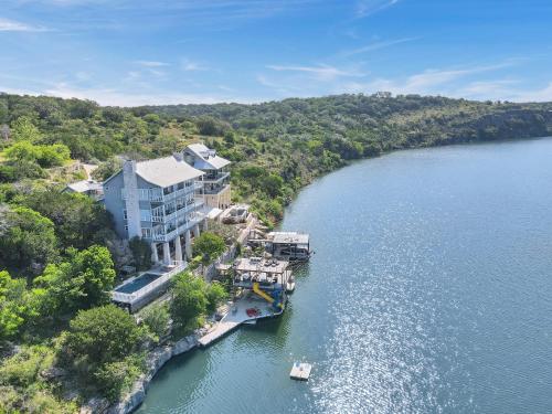 Luxury Lake Marble Falls House with Swimming Pool Hot Tub and private boat slip