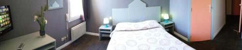1 double bed, 1 twin bed