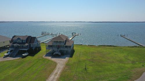 Dolphin Lookout home