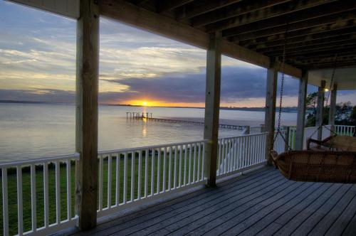 Dolphin Lookout home