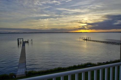 Dolphin Lookout home