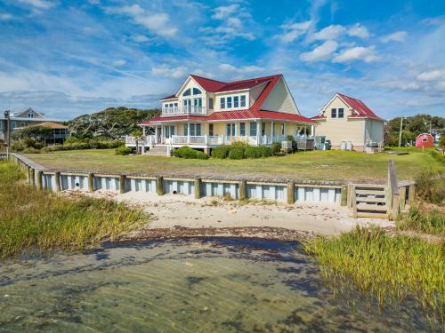 The Island House home