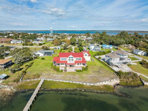 The Island House home