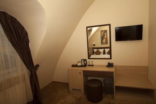 Family Hotel Saint George, Sofia (photo 5)