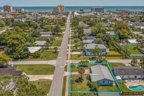 Beach Bungalow 700 - image 13