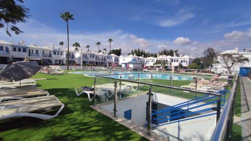 Bungalow in the sun of Maspalomas with large pool