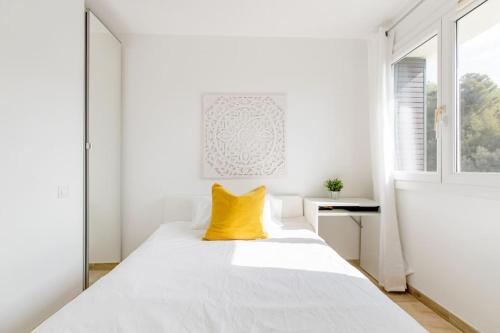 Private room in renovated apartment - Tram 1 min walk, Nice