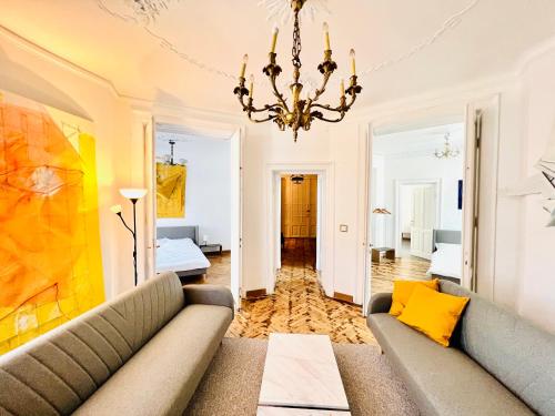 sada art gallery apartment - Tap to explore photos