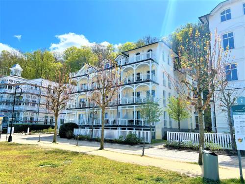 One-Bedroom Apartment with Terrace
