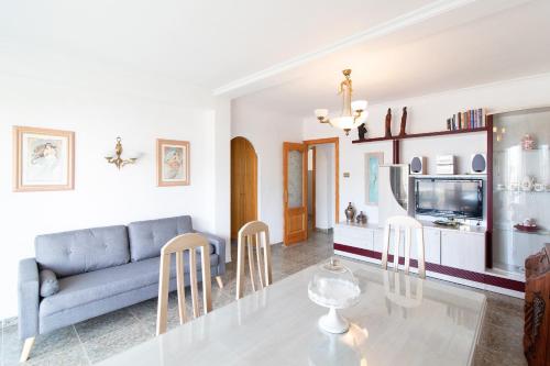 Közös társalgó / TV, Global Vacacional, Apartamento con terraza y piscina a un paso de la playa in Canet d'En Berenguer