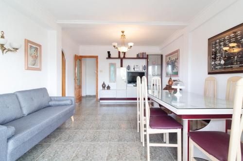 Közös társalgó / TV, Global Vacacional, Apartamento con terraza y piscina a un paso de la playa in Canet d'En Berenguer