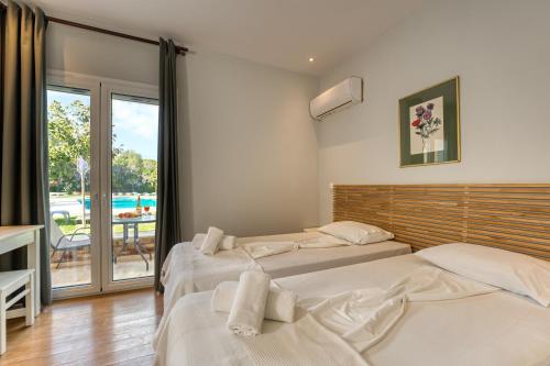 Folies Corfu Town Hotel Apartments - image 4