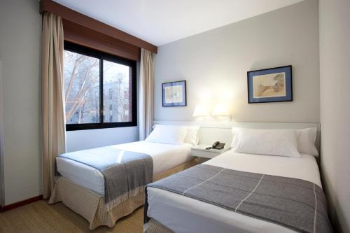 Espahotel Plaza Basilica - image 4
