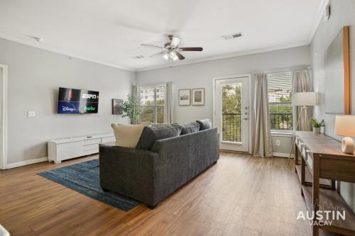 Close to it All in West Campus 2BR w Free Parking in Austin, USA