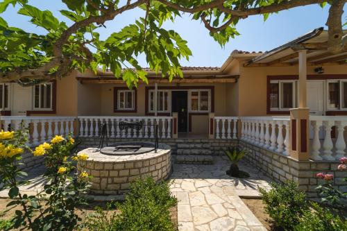 ANEMI APARTMENTs