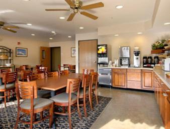 مطعم, Baymont by Wyndham Columbus/Rickenbacker in South Columbus