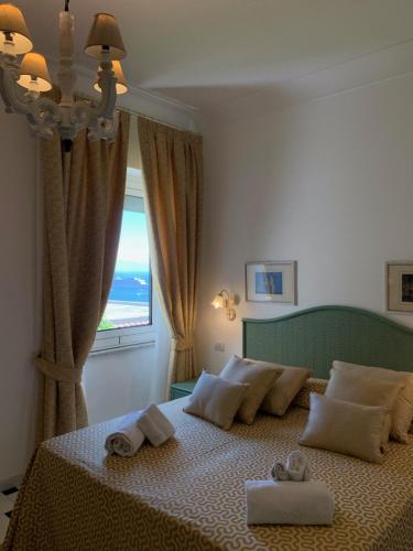 Economy Double Room image 8