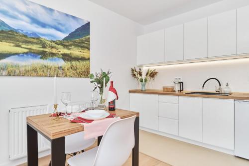 Modern Elegance Apartments Wrocław with AC by Noclegi Renters, Breslau (Foto 8)