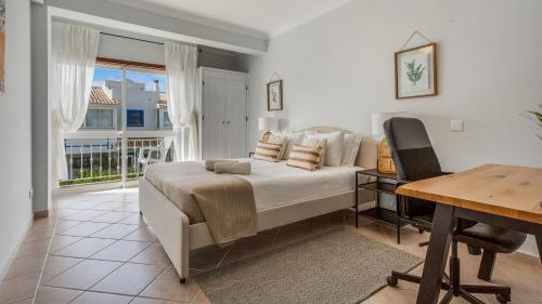 Albufeira 3BR with Pool and AC by the beach by LovelyStay