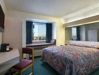 Super 8 By Wyndham Fargo Airport photo