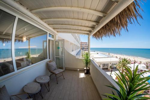 ON Hotels Oceanfront Adults Designed in Almonte